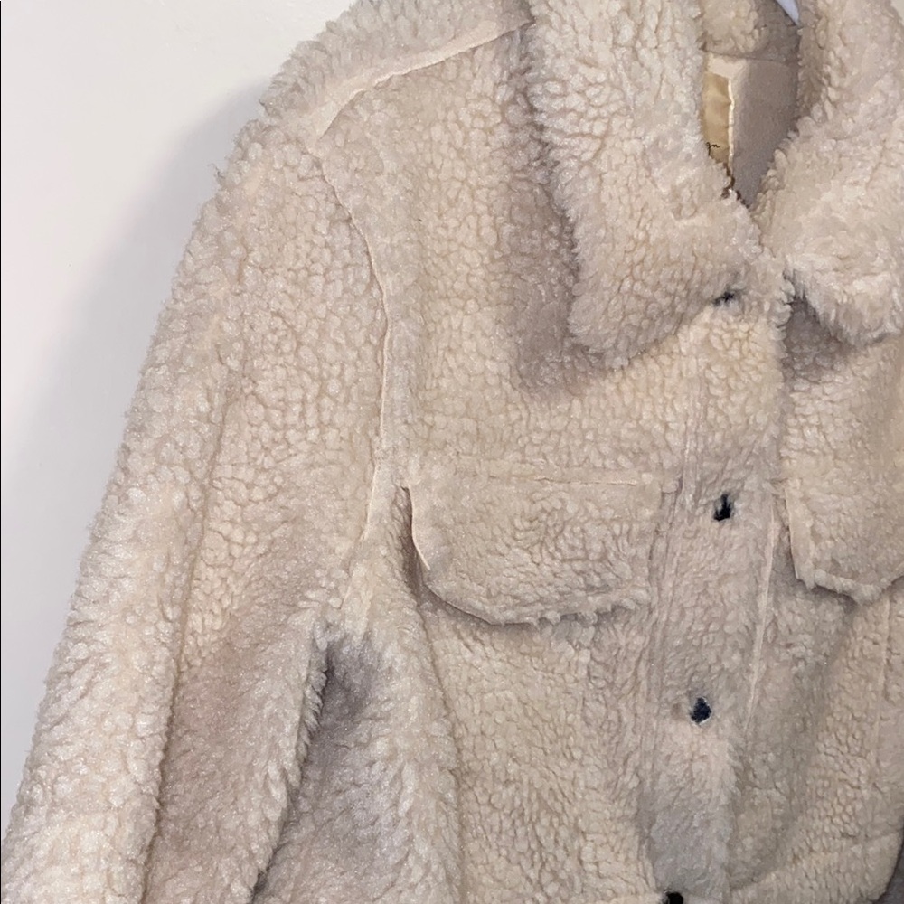 May Design Small Cozy Beige Sherpa Jacket - Picture 13 of 14